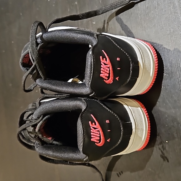 Nike Air Force 1 - Picture 4 of 9